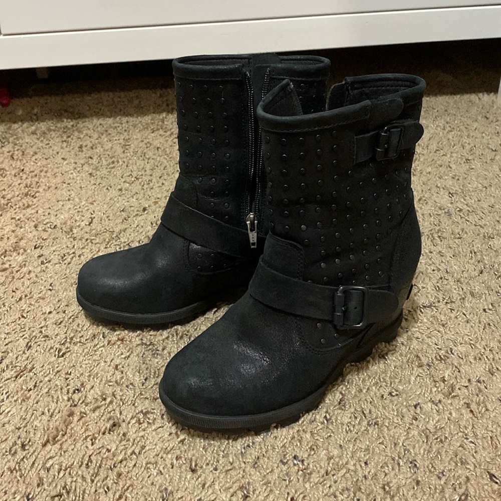 Studded wedge boots